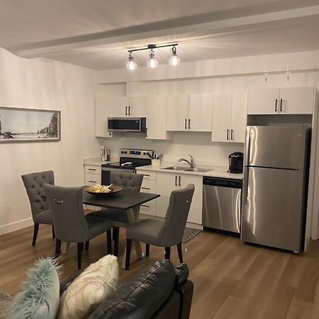 Adorable 1 Bedroom Suite- A Skip To Galloping Goose Victoria Exterior foto