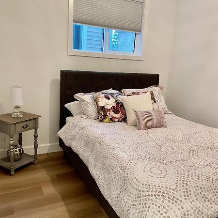 Adorable 1 Bedroom Suite- A Skip To Galloping Goose Victoria Exterior foto